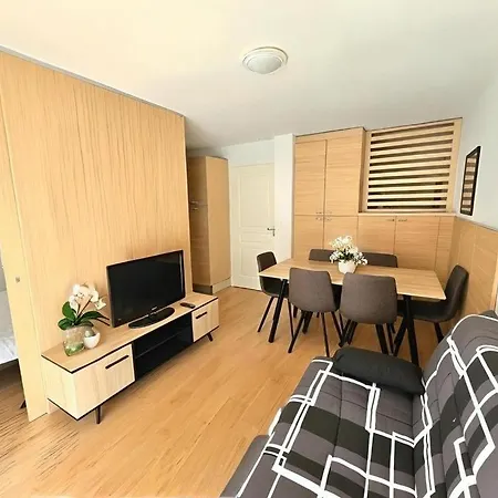 Apartment Renove 6 Pers Et Piscine Chauffee Terrasse 20 M2 Allos