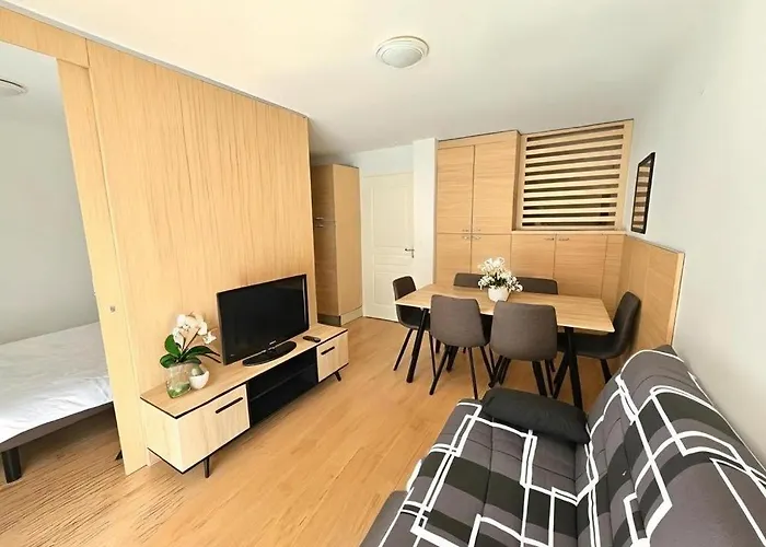 Apartment Renove 6 Pers Et Piscine Chauffee Terrasse 20 M2 Allos